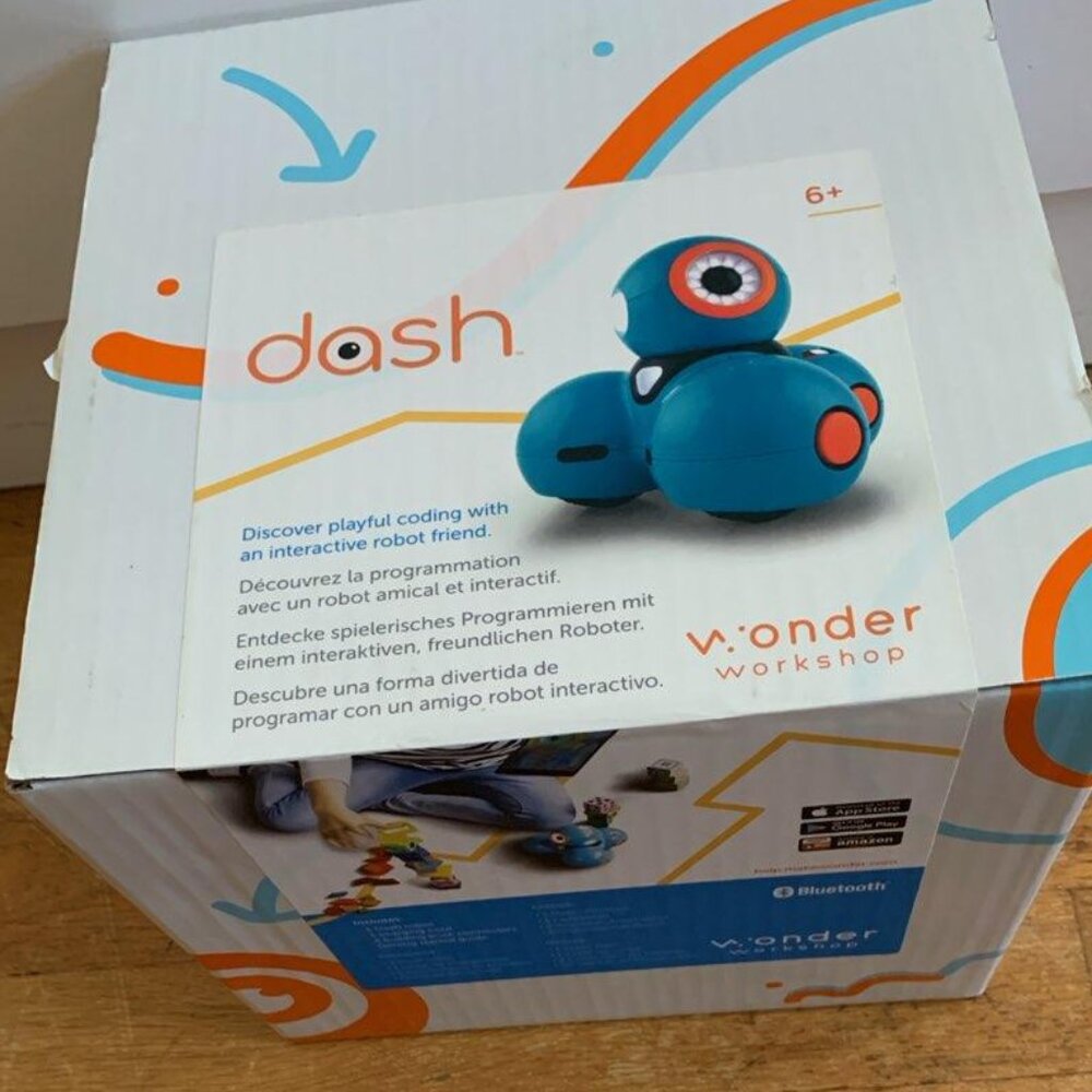 Wonder Workshop Dash Robot - Picture 1 of 4